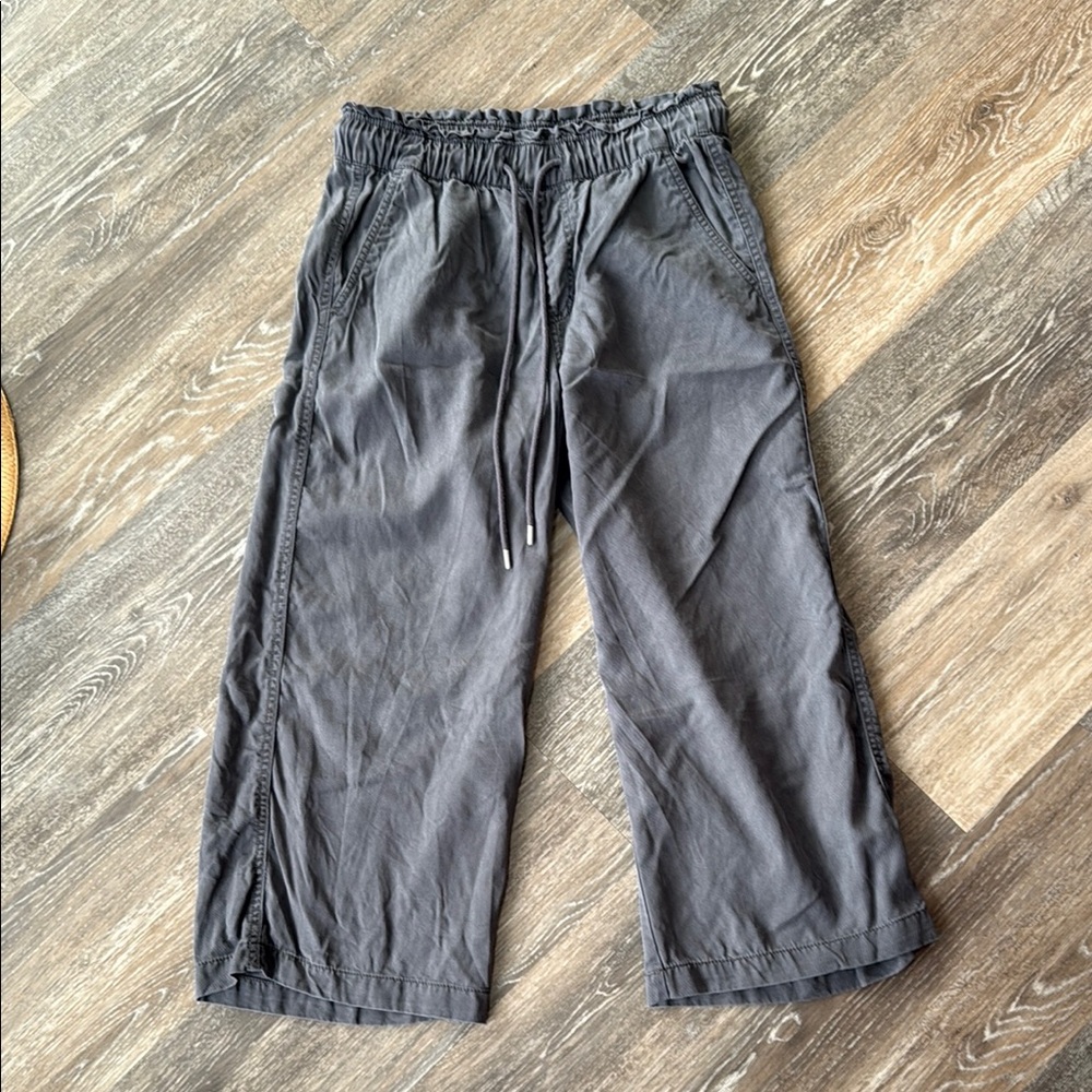 Cropped wide leg pull-on pants from Loft